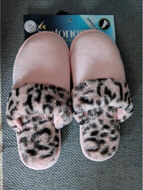 Isotoner Enhanced Heel Cushion Slippers Evening Sand LG 8.5-9 Pink Leopard